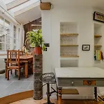 The Trelawney Hideaway Будинок відпочинку Бристоль