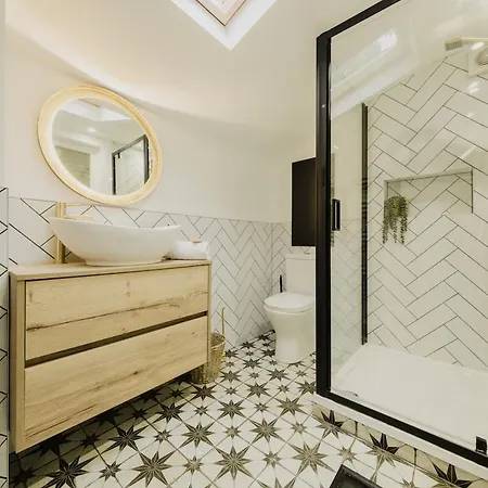 The Trelawney Hideaway Bristol