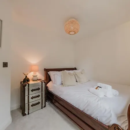 The Trelawney Hideaway Bristol