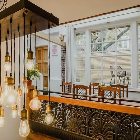 The Trelawney Hideaway بيت للعطل *