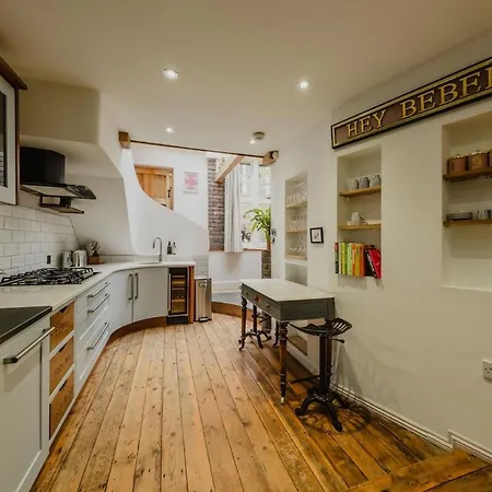 بيت للعطل The Trelawney Hideaway