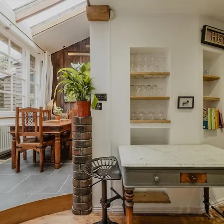 The Trelawney Hideaway Semesterbostad Bristol