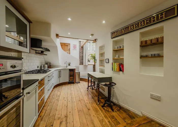 بيت للعطل The Trelawney Hideaway